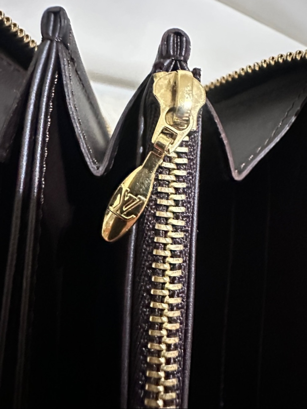 Louis Vuitton Vernis Amarante Zip Wallet - Picture 8 of 13